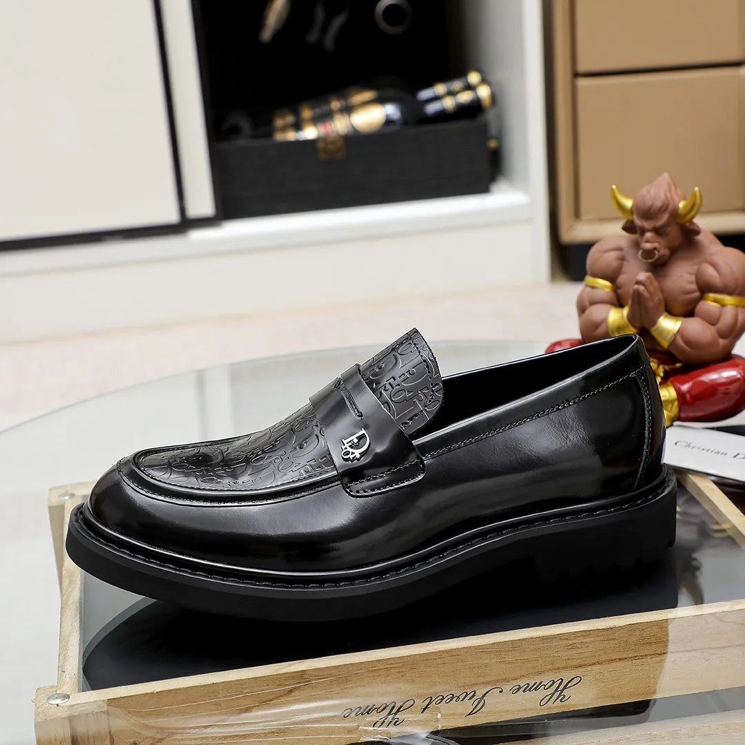 Men's shoes 💰520🕷️🕷️[Dior] Dior's new casual men's shoes are launched in Hong Kong counters. Official website 1:1 production. Italian woven cowhide + water-dyed 🐂 leather lining. Designed by European and American masters. Perfect shape to create counter quality, solid color rubber wear-resistant outsole and classic dazzling toe! Super versatile and very comfortable. High-end without losing taste, fashionable and novel! ! Absolute focus! 8 colors available! Code number 38-45……
